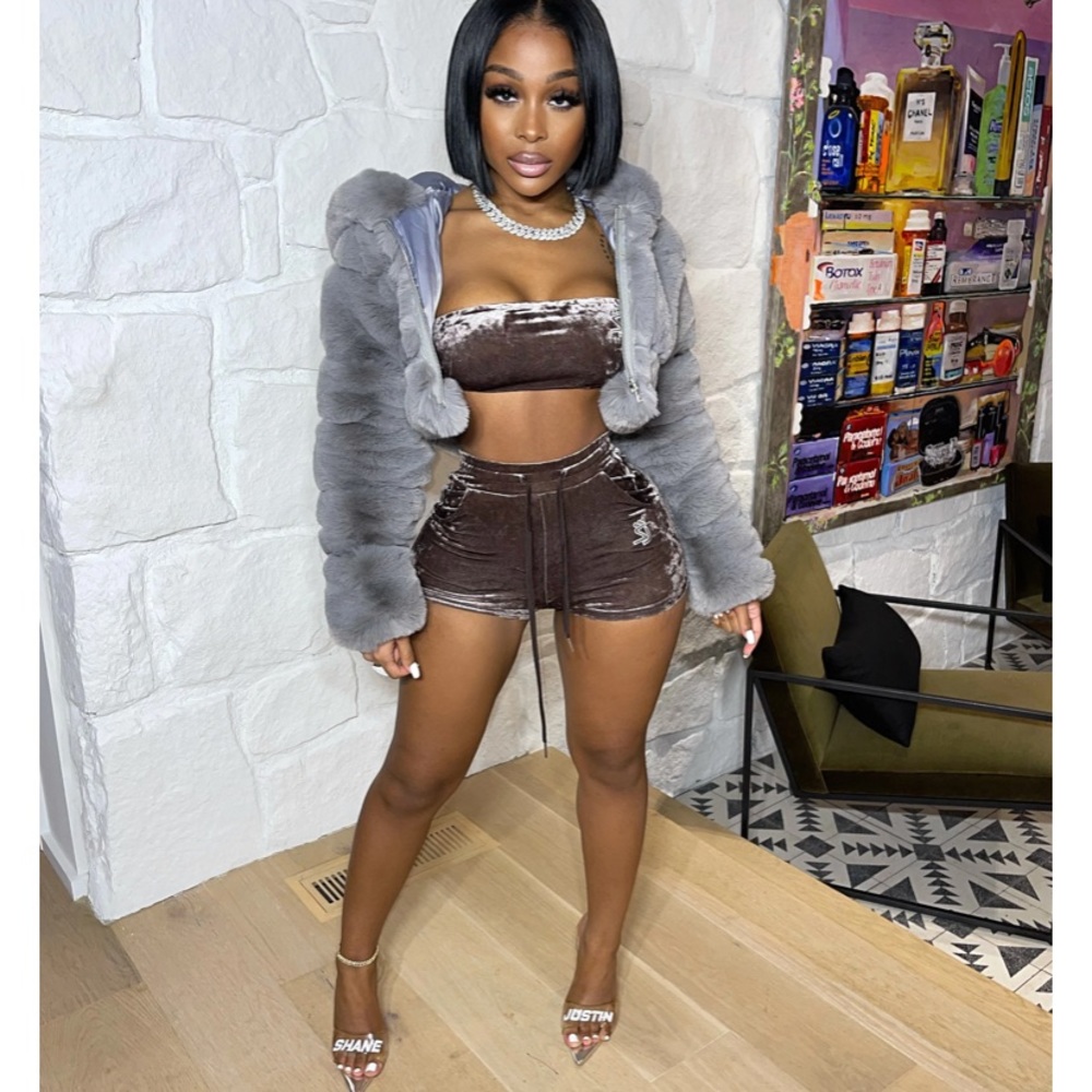 Shane Justin two piece short set